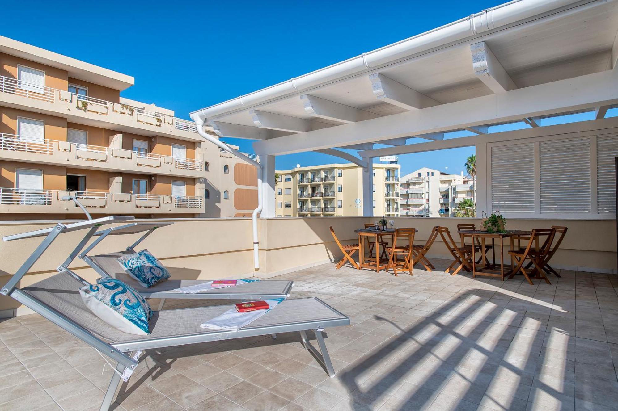 Pufferfish Apartment With Private Terrace Альгеро Экстерьер фото